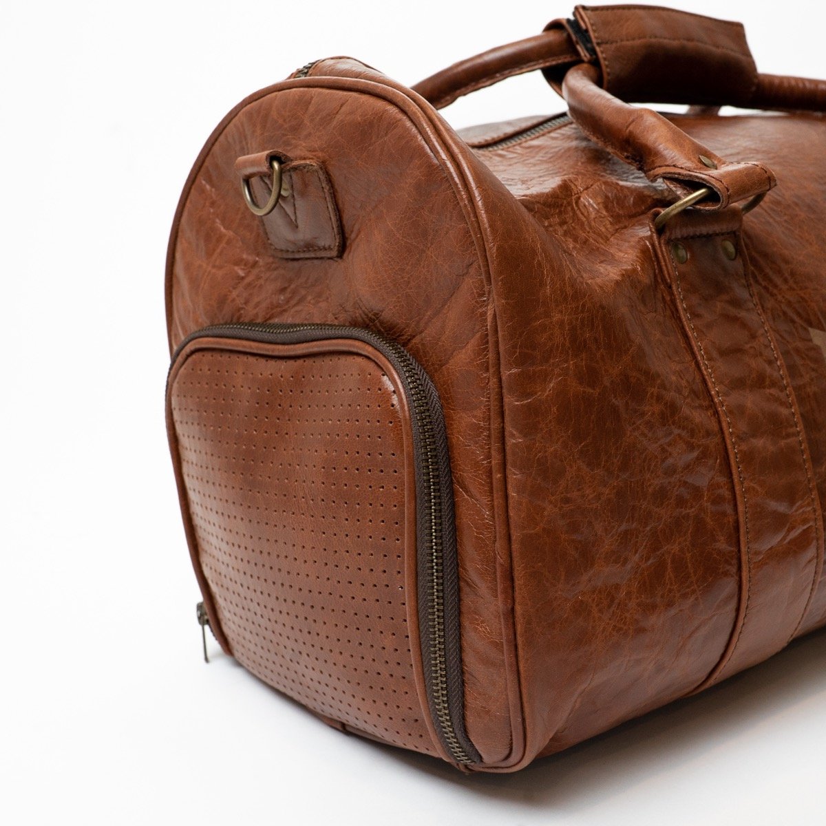 1910 Leather Gym Duffel Bag - Image 11