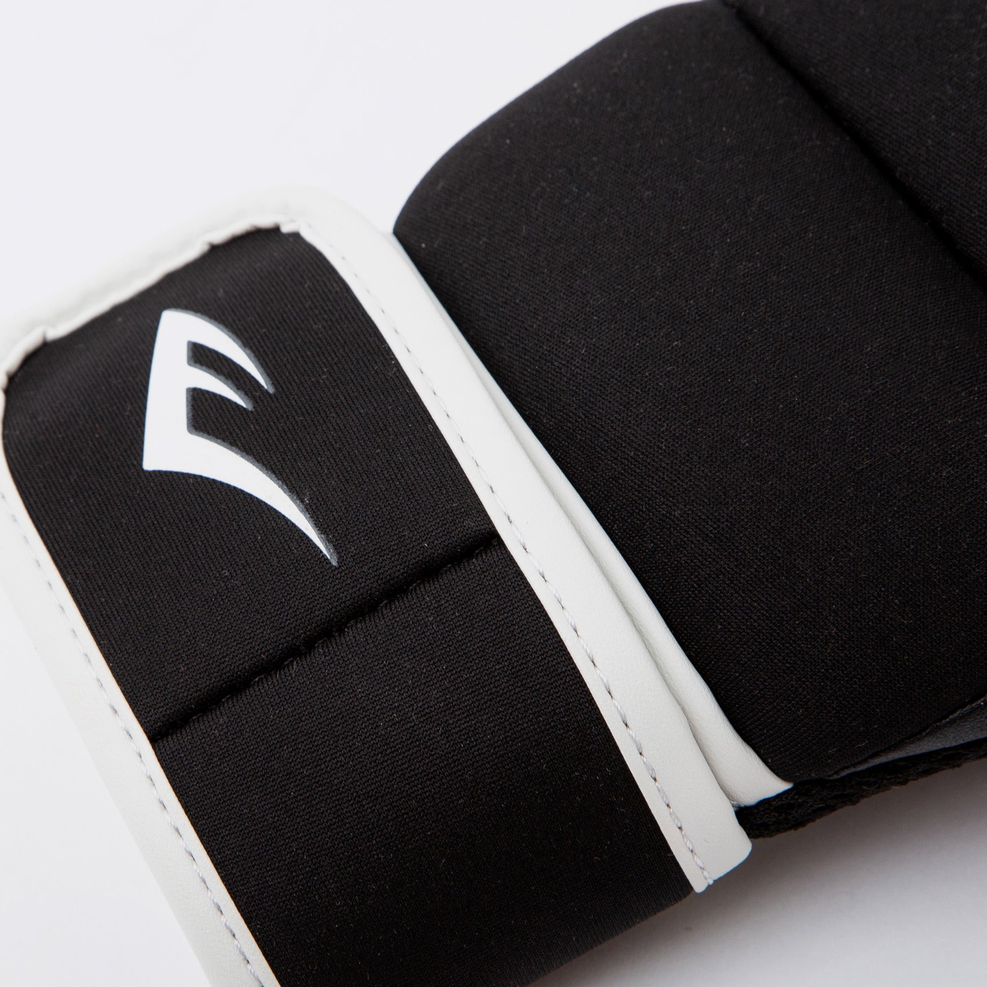 Core Kickboxing Gloves - Image 3